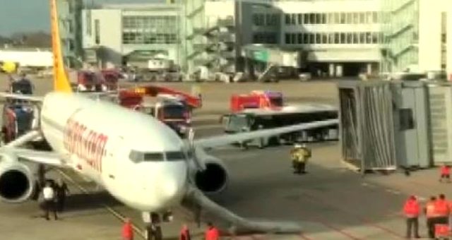 Dumanların Çıktığı Görülen Pegasus Uçağını Korku Sardı!