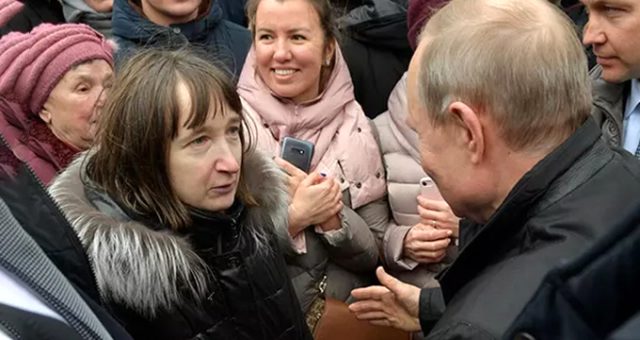 Bir Kadından Putin'in Yüzüne Kızartan Soru!
