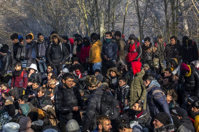 Yunanistan Gelen Göçmenleri SMS İle Uyardı!