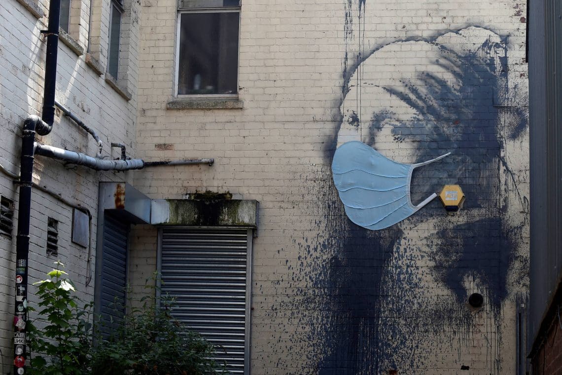 Banksy’nin İnci Küpeli Kızına Koronavirüs Yorumu