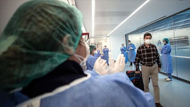 Türkiye'de Bir Günde 1415 Kişi Koronavirüsü Yendi!