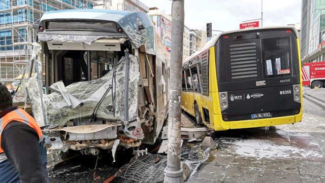 Sultangazi'de Tramvay ve Otobüs Kazası