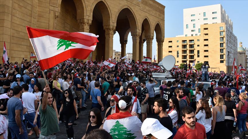 Lübnan'da Kötüye Giden Ekonomik Koşullara Yönelik Protesto!