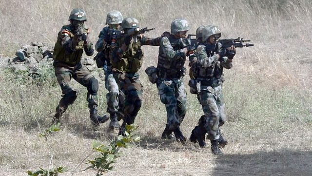 Çin ve Hindistan Arasındaki Tansiyon Yükseldi: Bölgeye Binlerce Asker Sevk Ediliyor