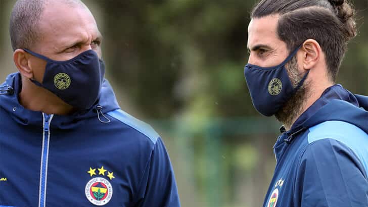 Fenerbahçe’den Taraftarlara Özel Logolu Maske Satışı