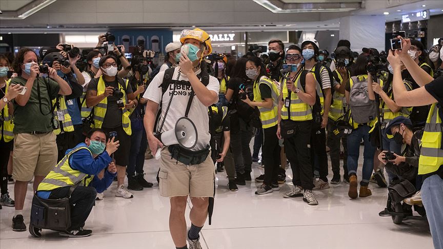 Hong Kong’ta Hükümete Protesto