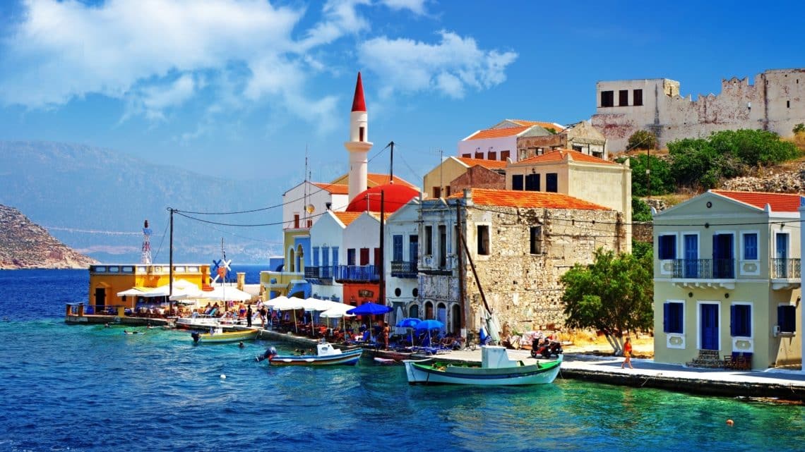 Yunanistan Gelen Turistlere Karantina Uygulamayacak