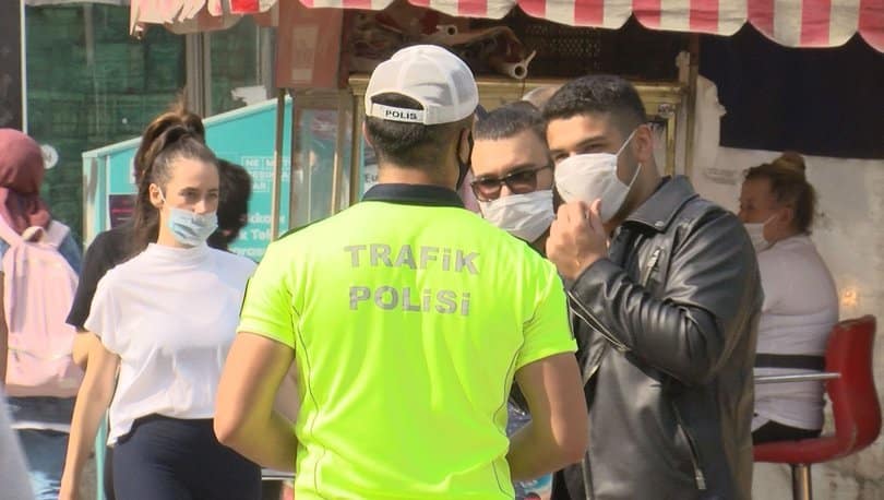 İstanbul'da Maskesiz Çıkan Kişilere 900 TL Ceza!