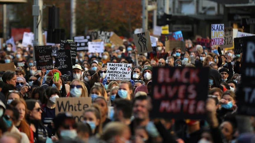 Irkçılık Karşıtı Protestolar Avustralya'da Alevleniyor