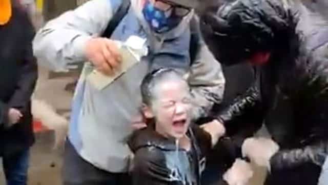 ABD Polisi Küçük Çocuğa Biber Gazı Sıktı!