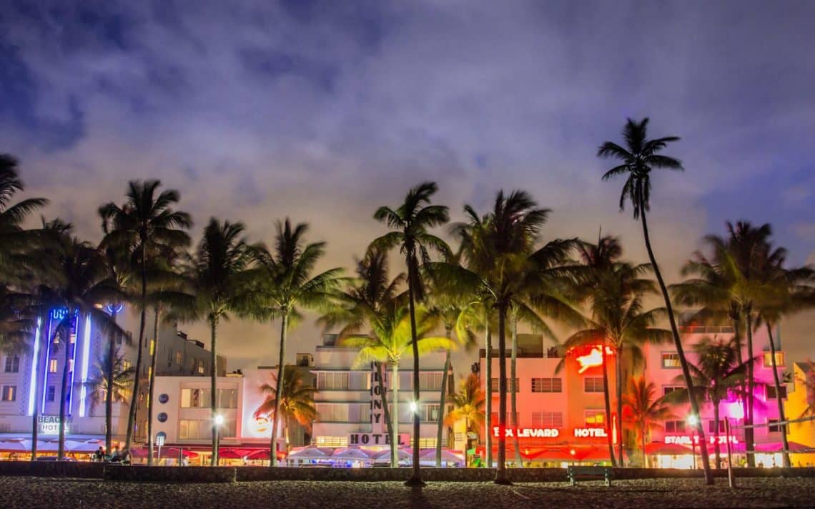 Miami Plajlarına Koronavirüs Önlemi