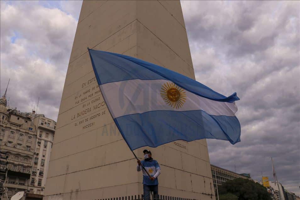 Arjantin'de Halk Sokağa Döküldü
