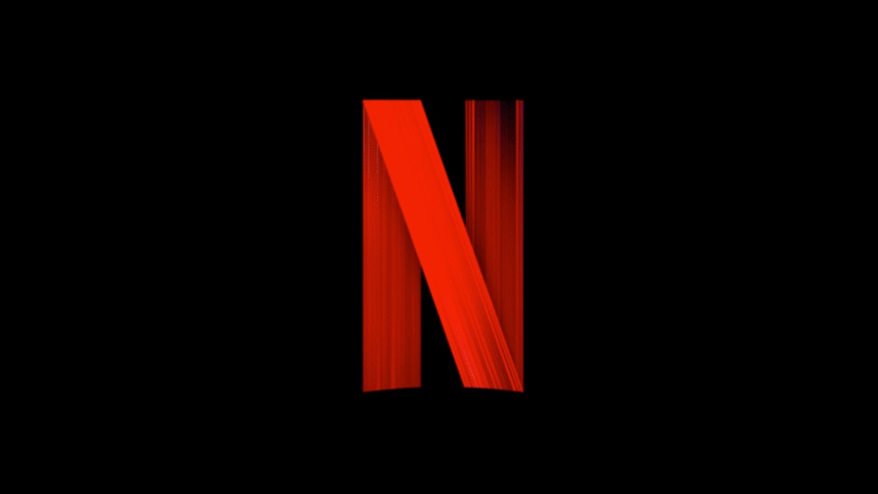 Netflix Özge Özpirinçci’nin Başrolde Yer Alacağı Diziyi İptal Etti!