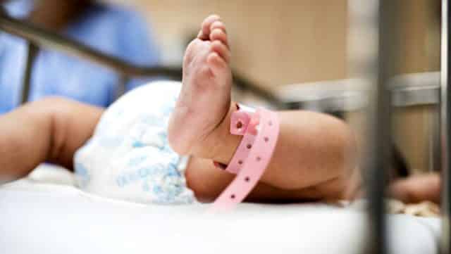 İran'da 7 Günlük Bir Bebek Kovid-19 Sebebiyle Yaşamını Yitirdi