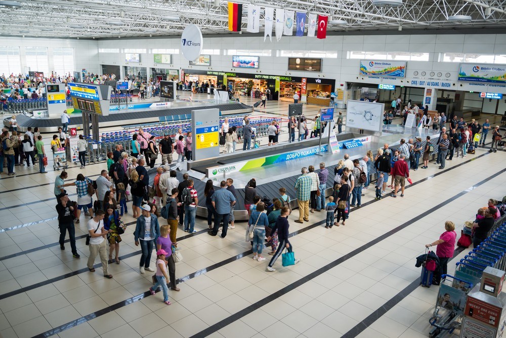 Havalimanında Yoğunluk Arttı: 3 Günde 100 Bin Turist Geldi