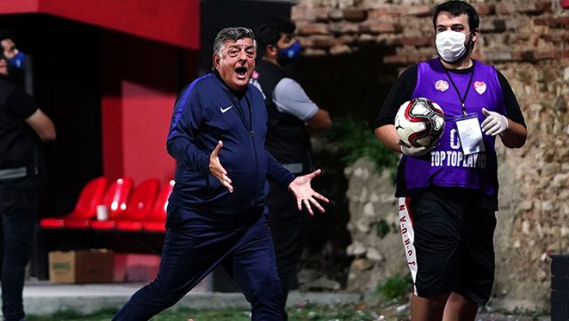 Akhisarspor Yılmaz Vural ile Yollarını Ayırmayı Düşünmüyor