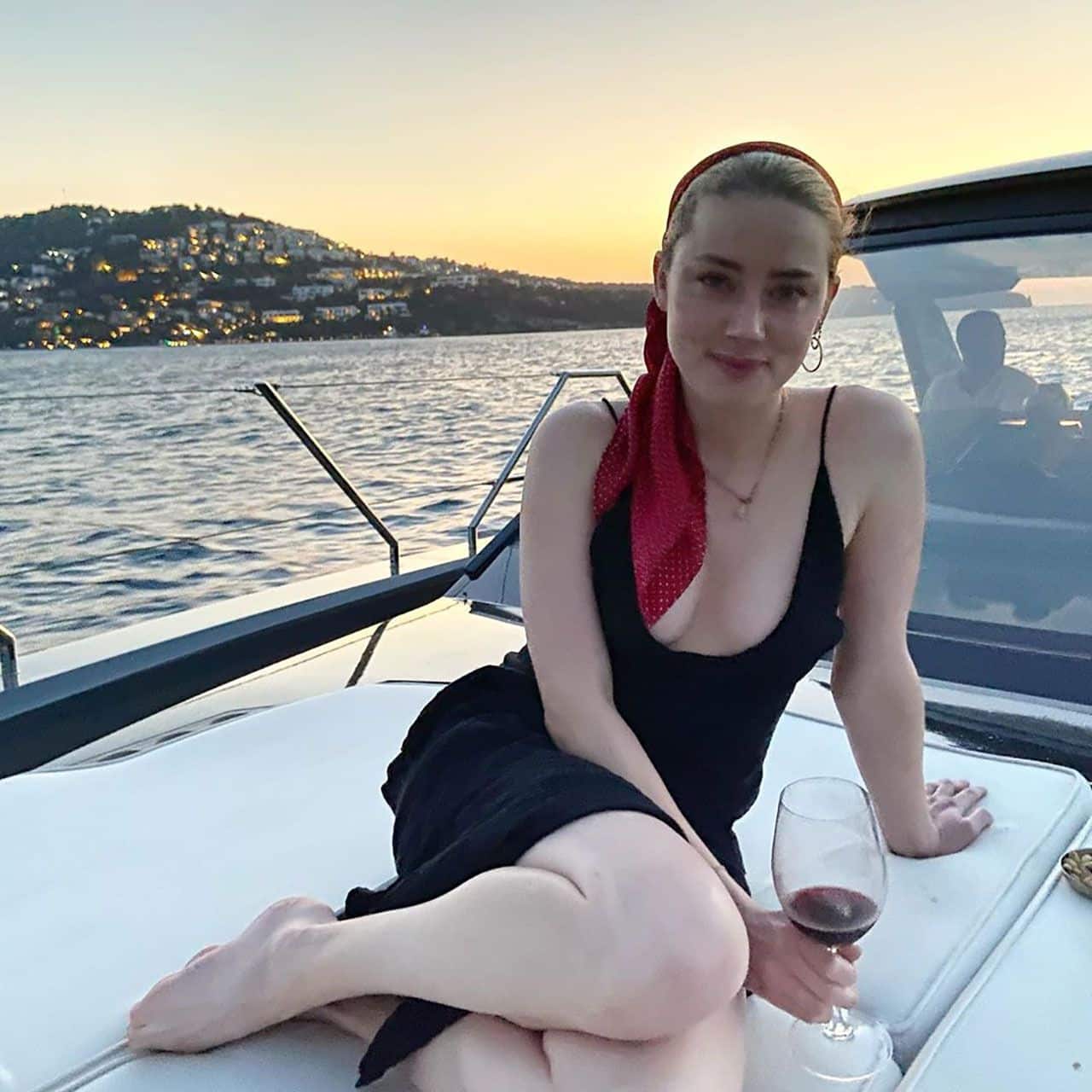 Amber Heard Türkiye Tatilini Sonlandırdı