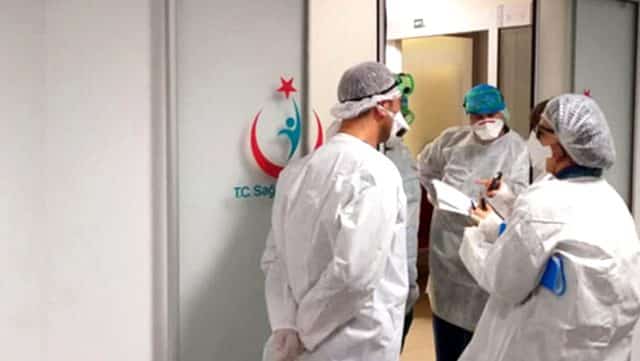Tedavi Alan İki Doktor Koronavirüse Yenik Düştü