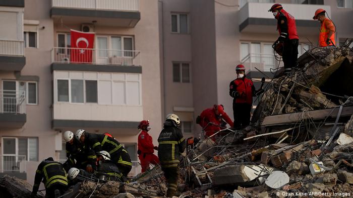 İzmir Depreminde Görevli AFAD Ekibi Karantinada!