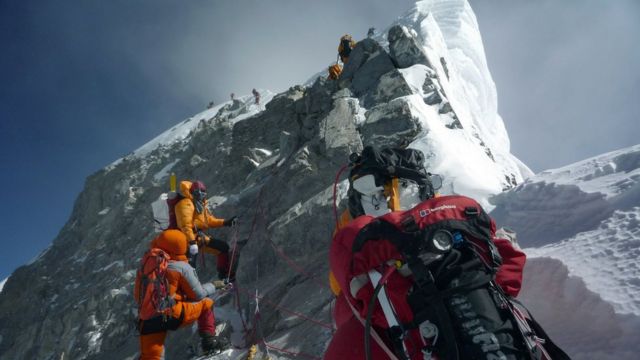 Everest Dağı 86 Santimetre Uzadı!