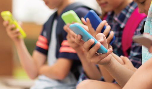 Günün 6 Saati Ekran Başında Geçiyor!