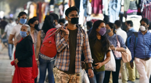 Hindistan’da Gizemli Hastalık 300 Kişiye Bulaştı!