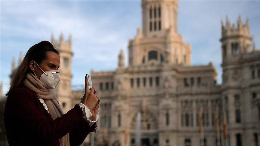 İspanya’da Aşı Olmayanlar Kara Listeye Alınacak!