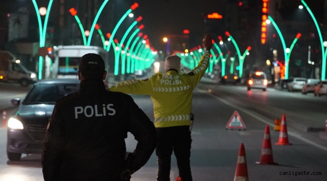 Yılbaşı Gecesinde 3 Bin 890 Noktada Denetim Yapılıyor