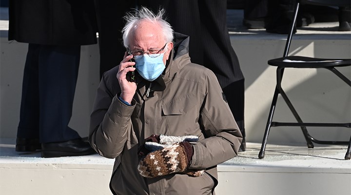 Sanders’ın Fotoğrafı Milyonlarca Dolar Kazandırdı!