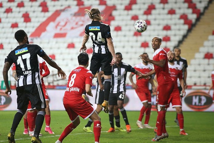 Beşiktaş Zirve Yarışında Yara Aldı