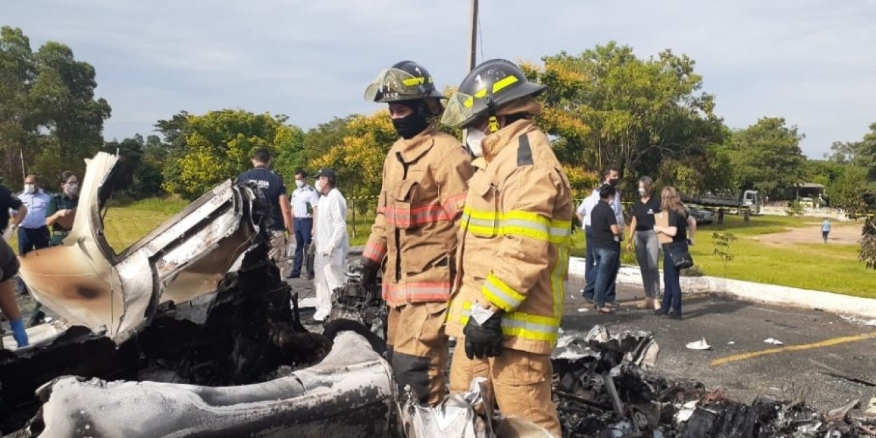 Son Dakika! Paraguay'da Askeri Uçak Düştü: 7 Kişi Öldü 