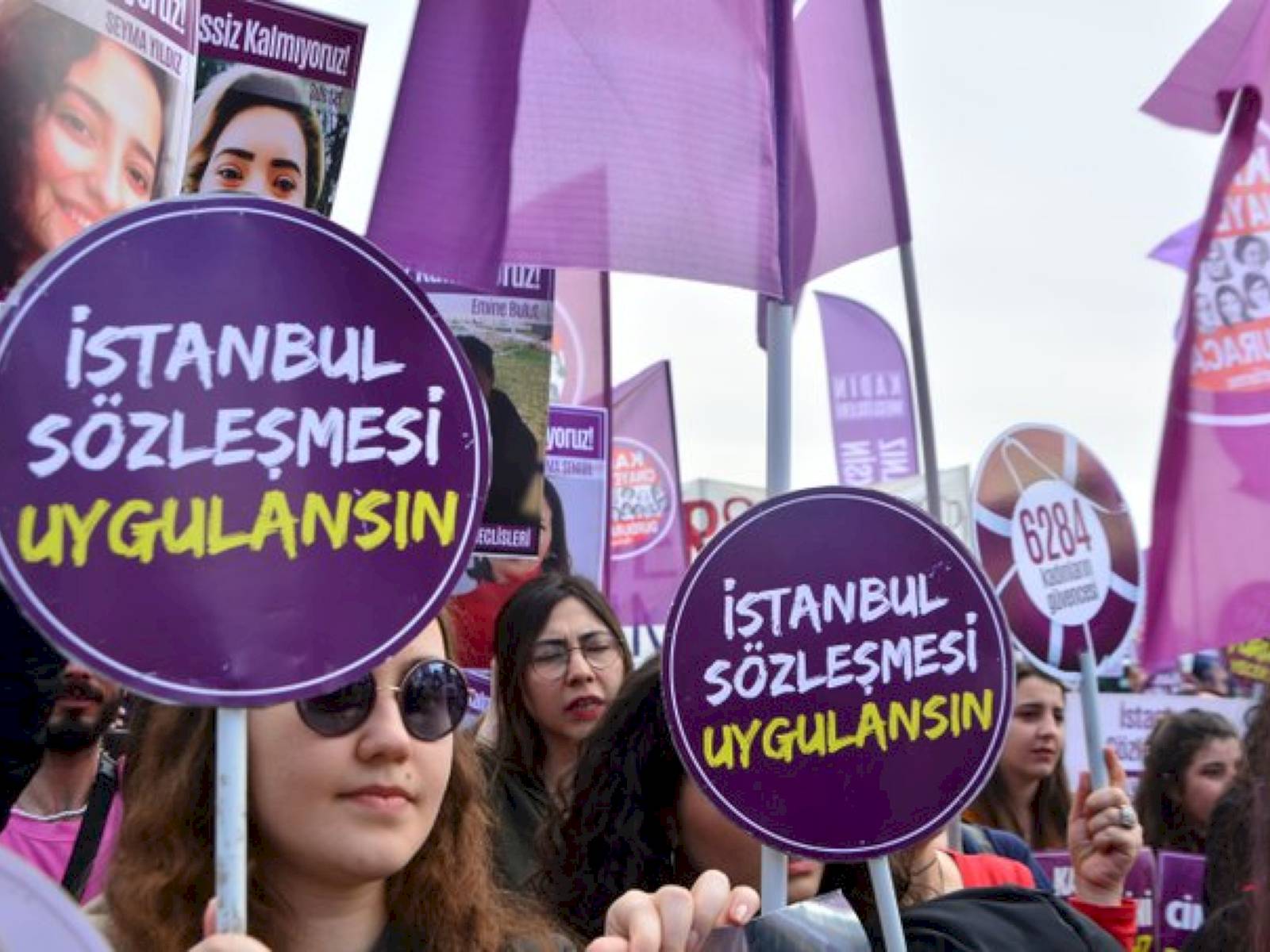 Kadıköy’de İstanbul Sözleşmesi’nin Kaldırılmasına Yönelik Eylem Düzenlendi!