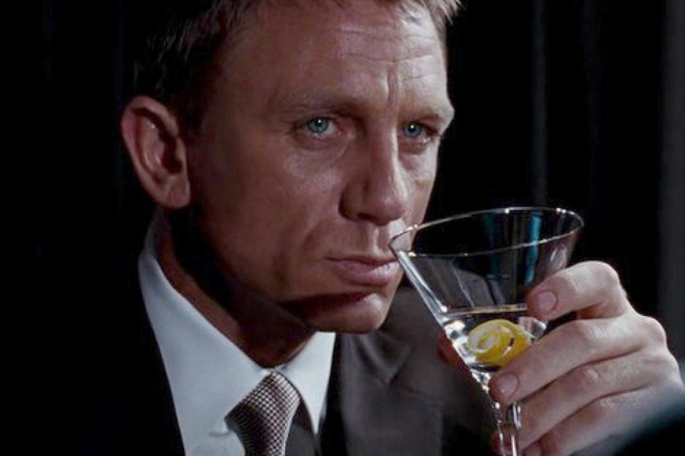 MI5 James Bond’un Alkolik İmajından Çıkmak İstiyor!