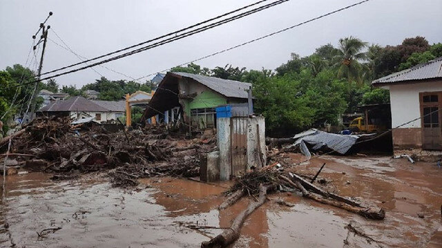 Endonezya’da Sel ve Heyelan Felaketi!