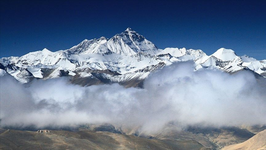 Everest’e Tırmanan İki Dağcı Yorgunluk Nedeniyle Hayatını Kaybetti