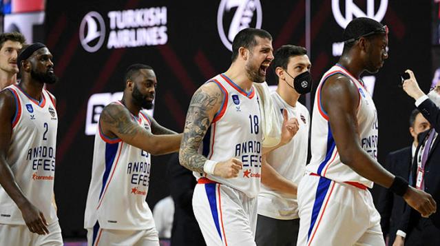 Anadolu Efes EuroLeague Finalinde!