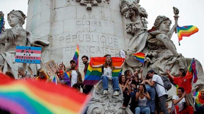Fransa’da LGBT Hareketi Bir Zafer Daha Elde Etti