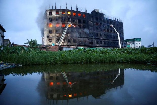 Bangladeş’te Bulunan Gıda Fabrikası Yanıyor 49 Ölü