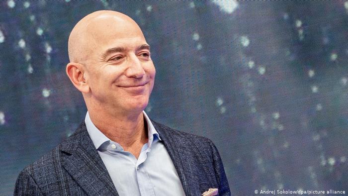 Tarihi Yolculuk Başlıyor: Jeff Bezos Bugün Uzaya Fırlatılacak!