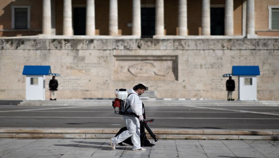 Yunanistan’da Kısıtlamalar Geri Geliyor
