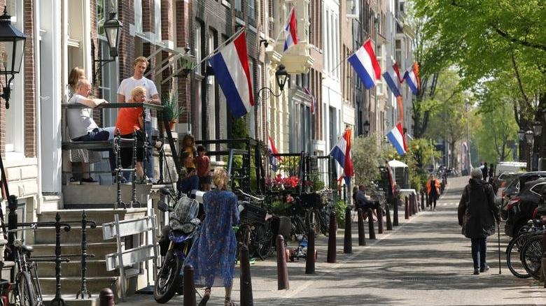 Hollanda'da Endişelendiren Vaka Artışı! Kısıtlamalar Geri Geliyor