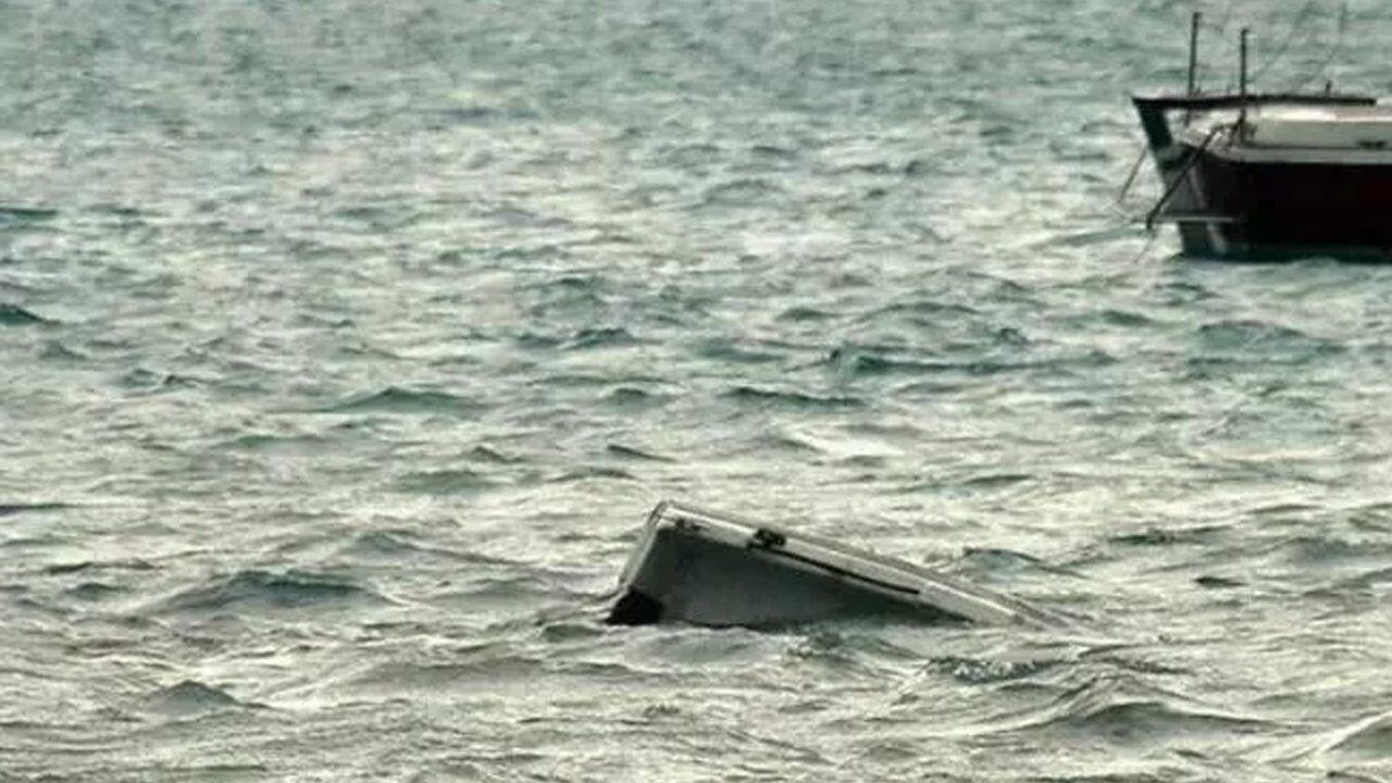 Antalya Kaş Açıklarında Göçmen Teknesi Battı!
