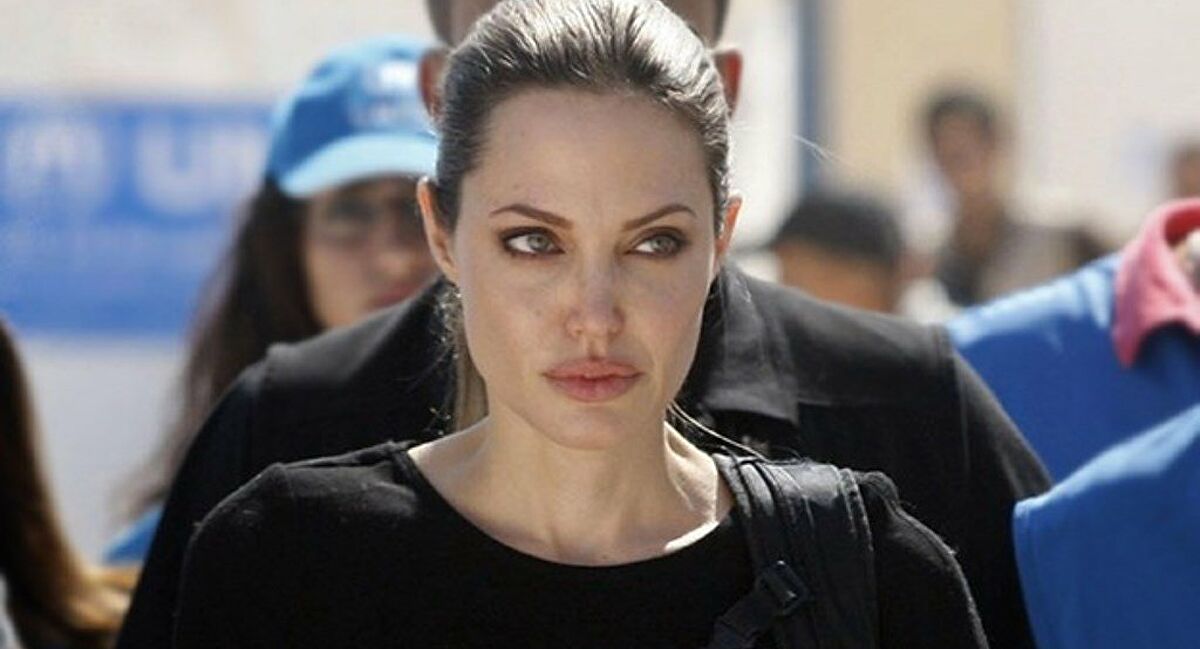 Angelina Jolie: "Bir Amerikalı Olarak Utanıyorum"