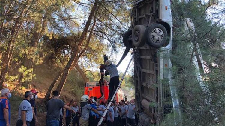İzmir'de Minibüs Kazası: 6 Kişi Öldü