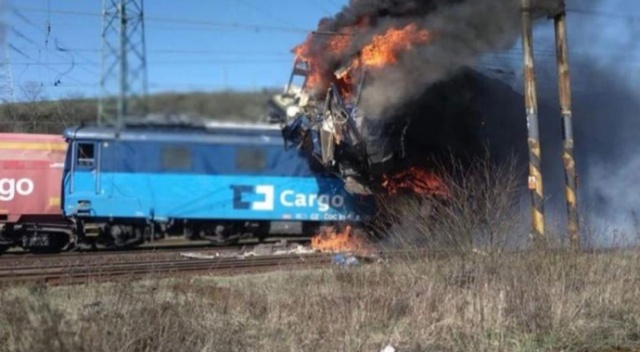 Çekya’da İki Tren Çarpıştı: İlk Belirlemelere Göre 2 Kişi Öldü 40 Kişi Yaralı