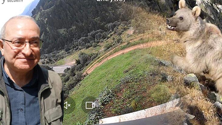 Prof. Doktor, Köy Evine Dadanan Bozayıyı Müzikle Uzak Tutmaya Çalışıyor