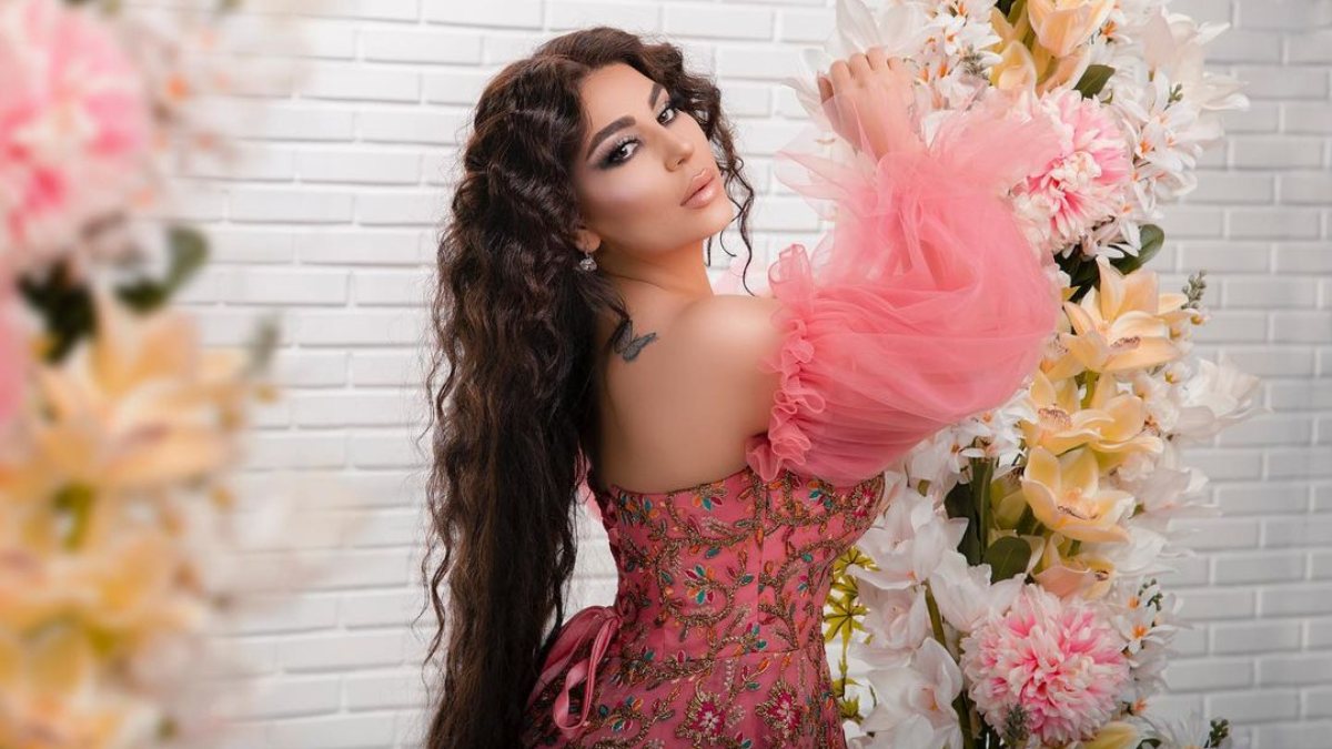 Afganistan Uyruklu Pop Yıldızı Aryana Sayeed Kaçarak Türkiye'ye Geldi