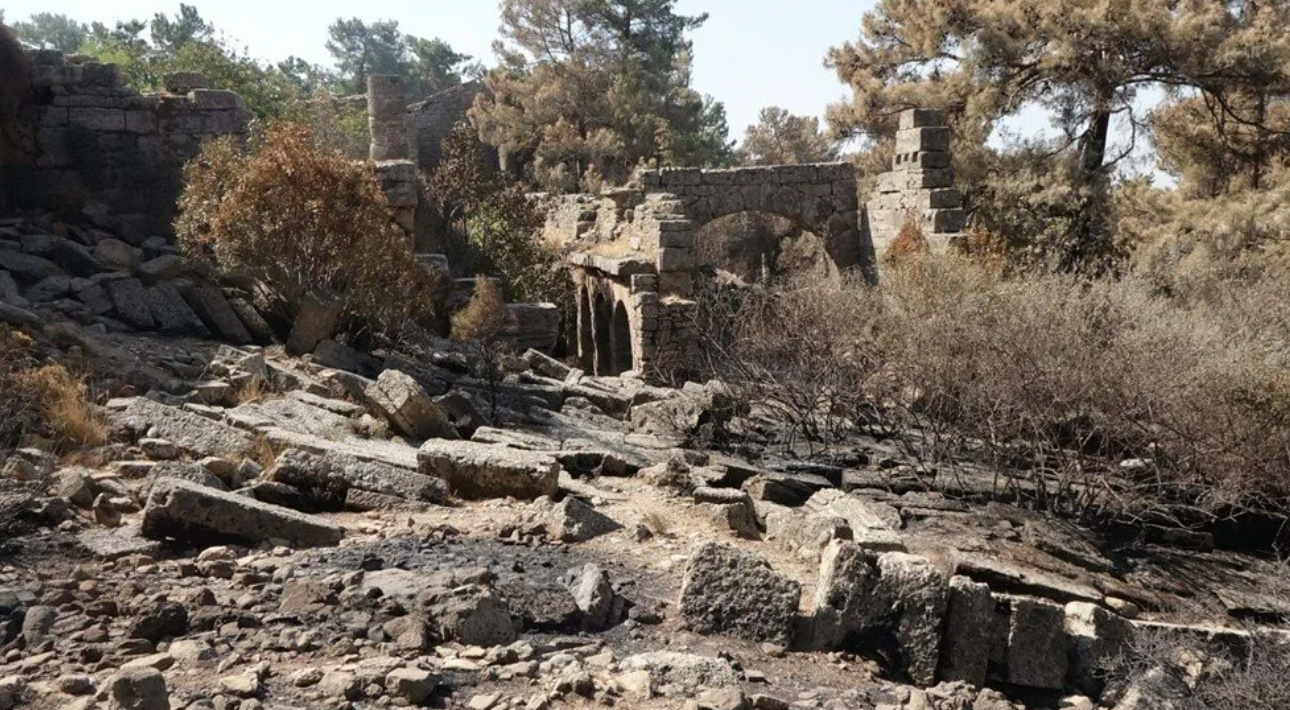 Manavgat’taki Yangın Antik Kenti Küle Çevirdi