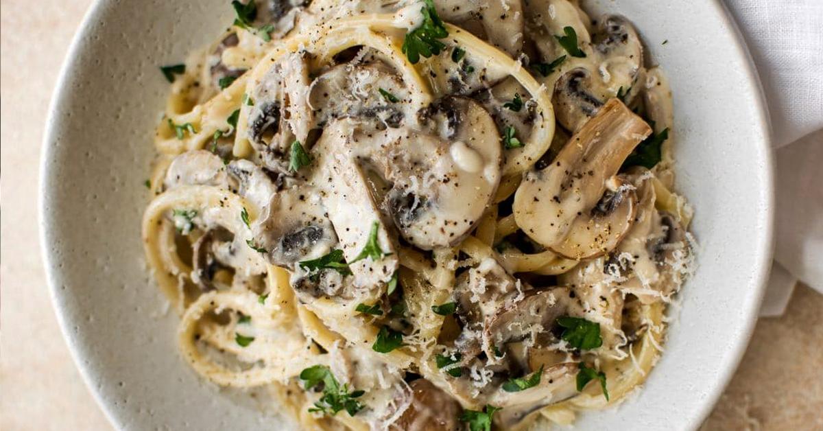 Kremalı Mantarlı Makarna Nasıl Yapılır?