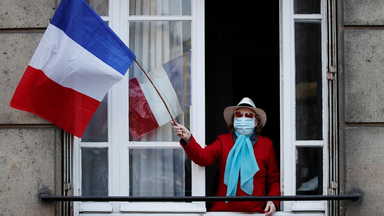 Nüfusunun Yüzde 71’ini Aşılayan Fransa’da Vaka Sayıları Düşüyor